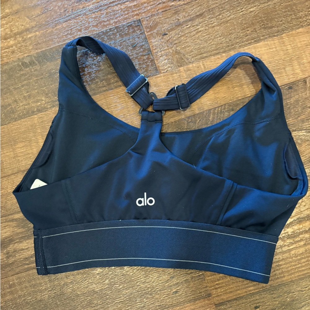 ALO Yoga Navy airlift bra and leggings - Picture 2 of 5